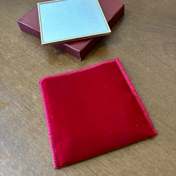 Dolce & Gabbana The Only One Pocket Mirror with Velvet Pouch NEW - Picture 5 of 10